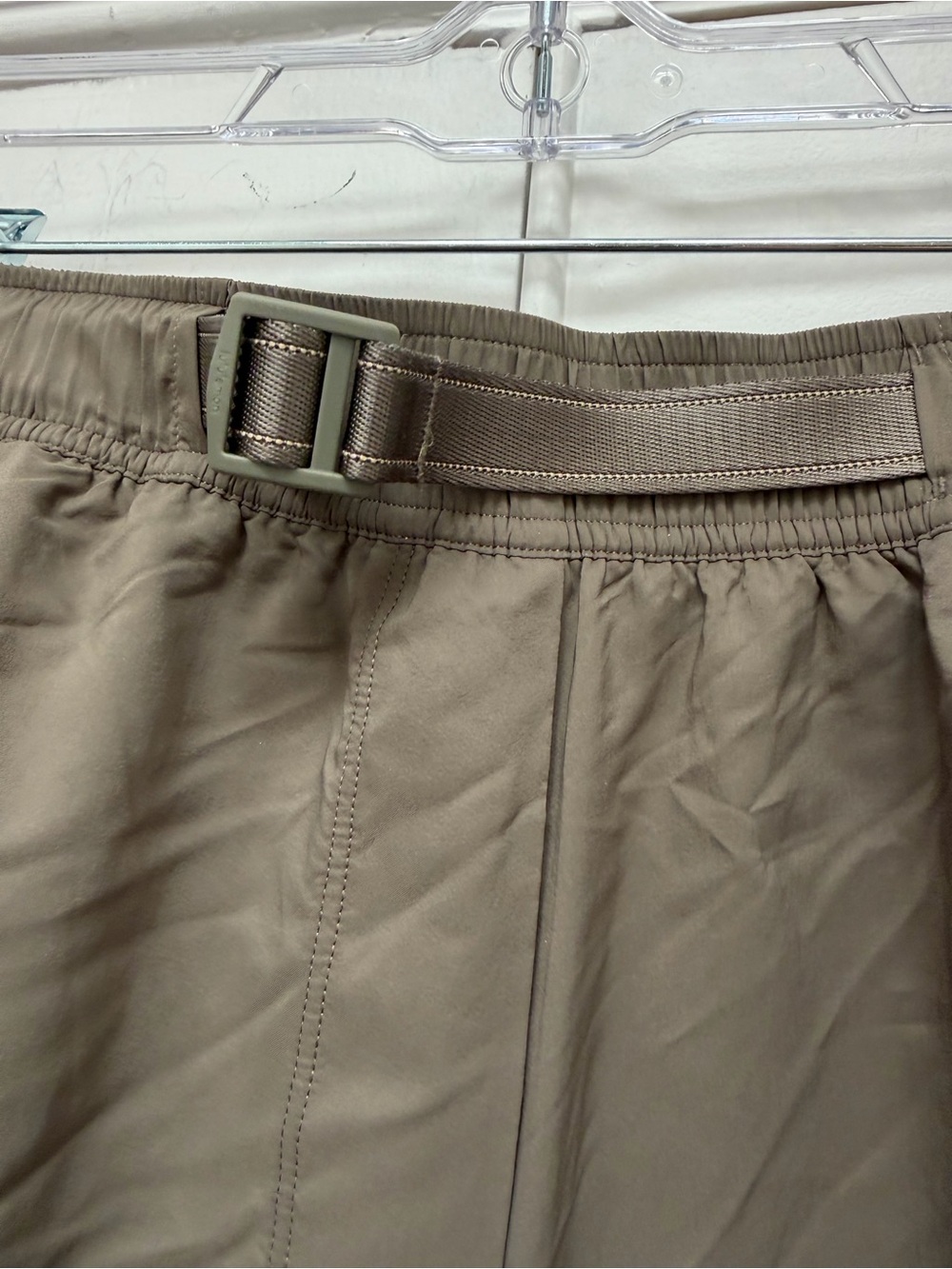 lululemon athletica Olive Green Track Pants with Integrated Belt - Picture 3 of 6